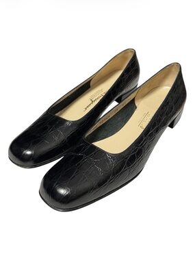 SALVATORE FERRAGAMO Vintage Croc-Embossed Leather Square-Toe Pump, Black Sz 8.5